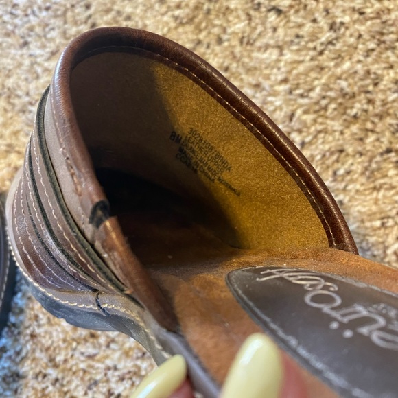 ❤️ Euro Soft Genuine Leather Clogs Slip on Mules in Brown - Picture 6 of 6